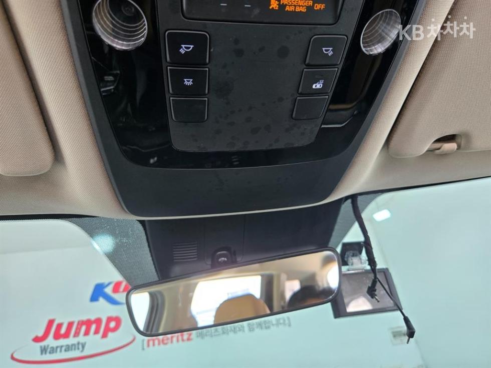 Kia Carnival — miniaturë 10