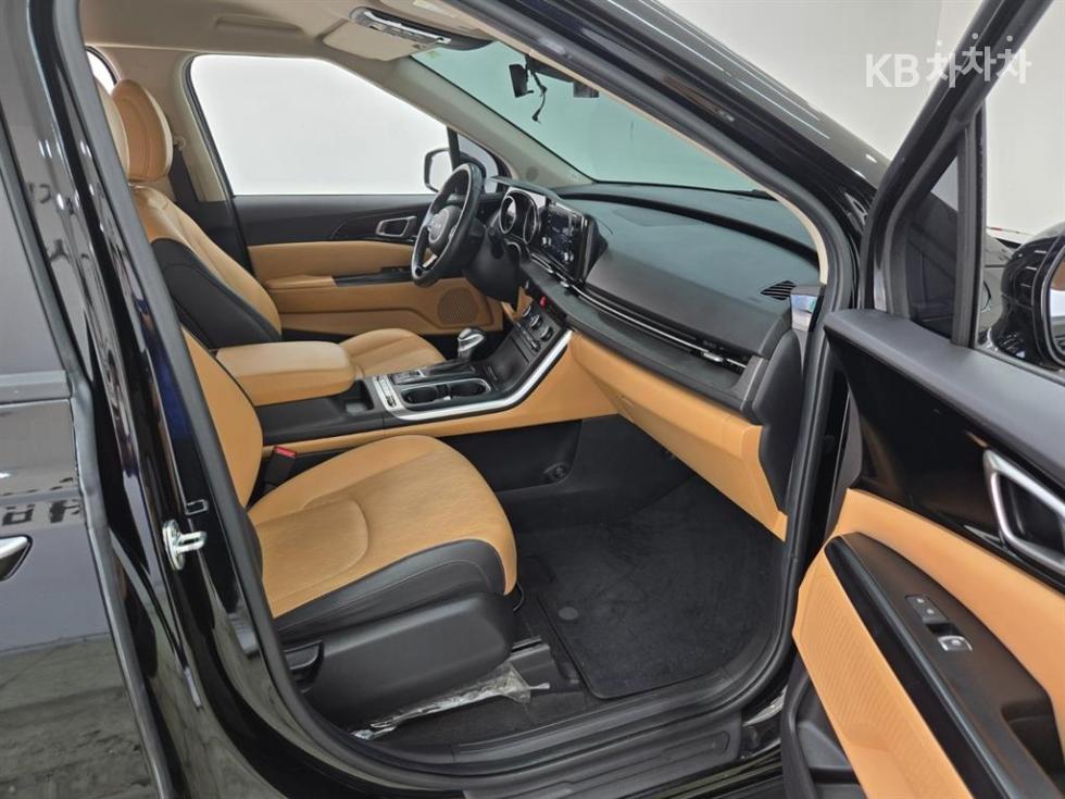 Kia Carnival — miniaturë 17