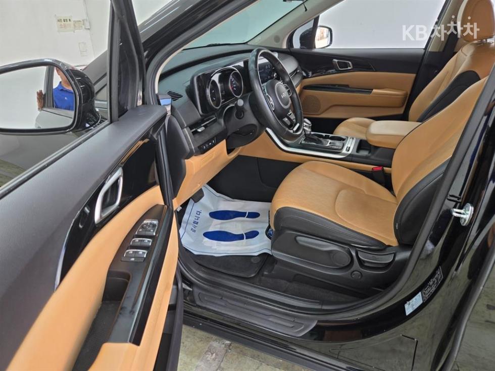 Kia Carnival — miniaturë 18