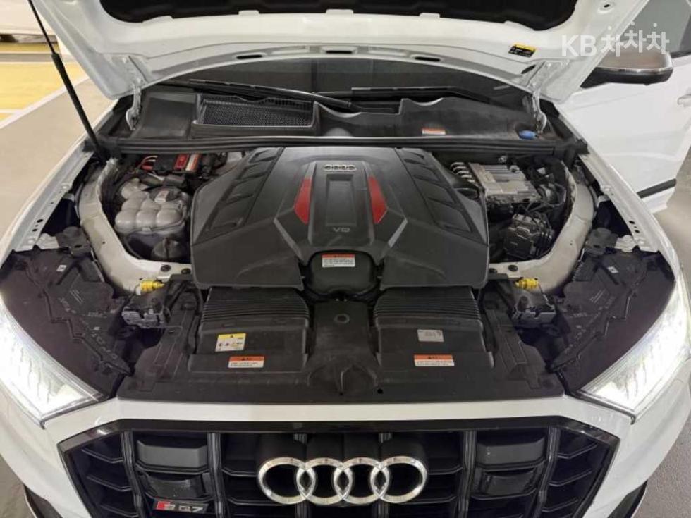 2024 Audi SQ4(4M) photo