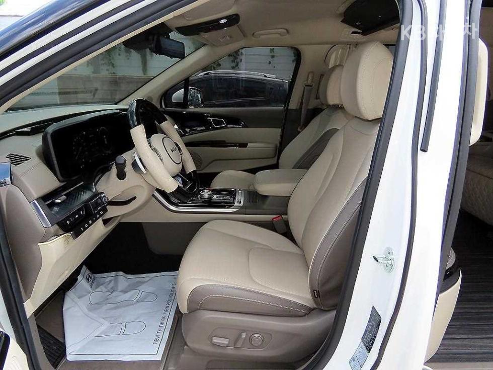 Kia Carnival — miniaturë 5
