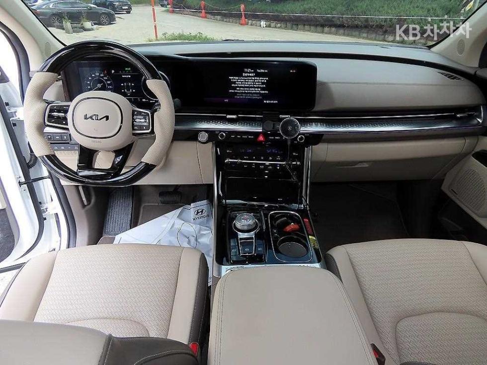 Kia Carnival — miniaturë 7