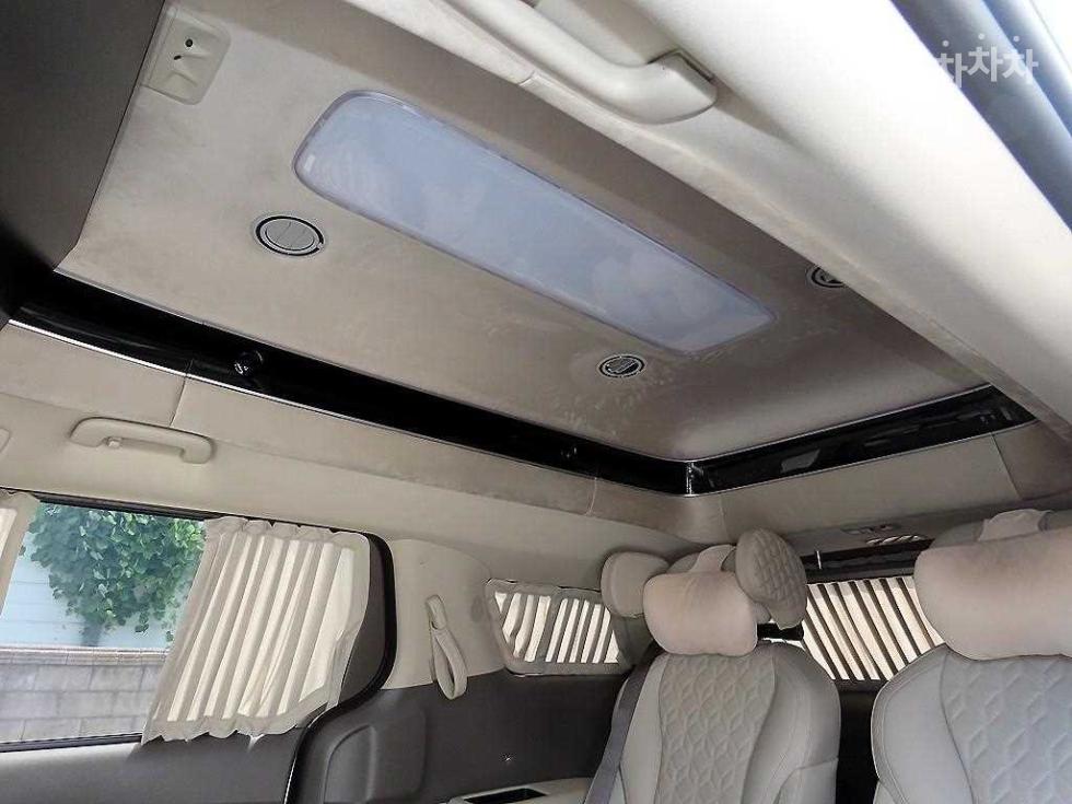 Kia Carnival — miniaturë 13