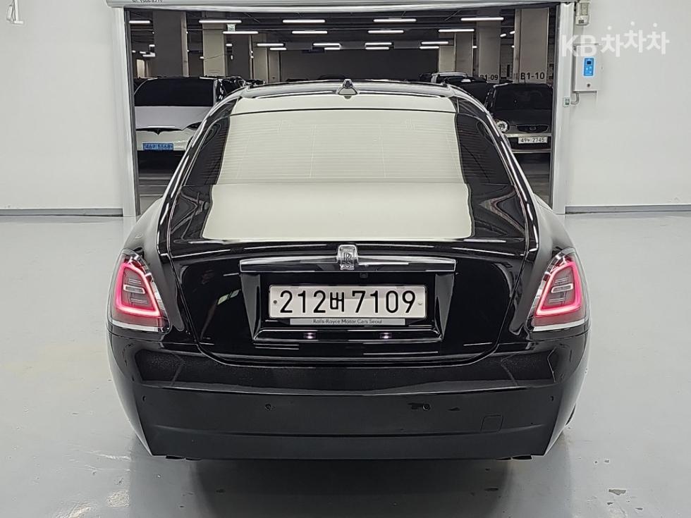 2021 Rolls-Royce 2 photo