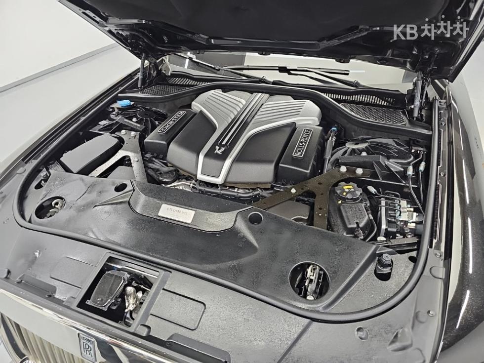 2021 Rolls-Royce 2 photo