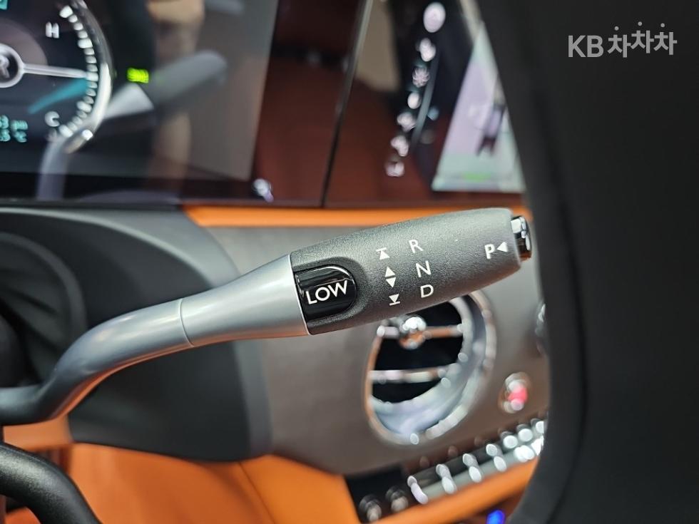 2021 Rolls-Royce 2 photo