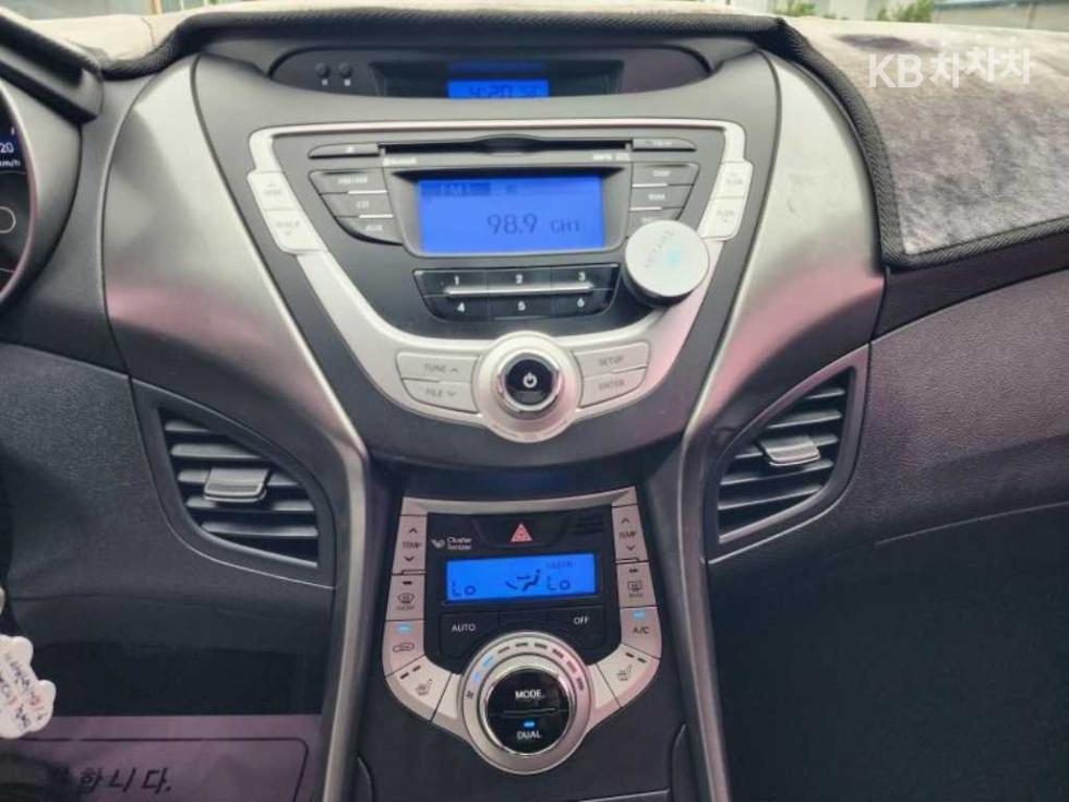 Hyundai Avante — miniaturë 18