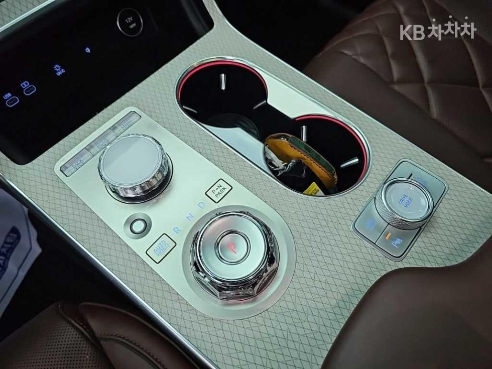 2024 Genesis GV80 photo