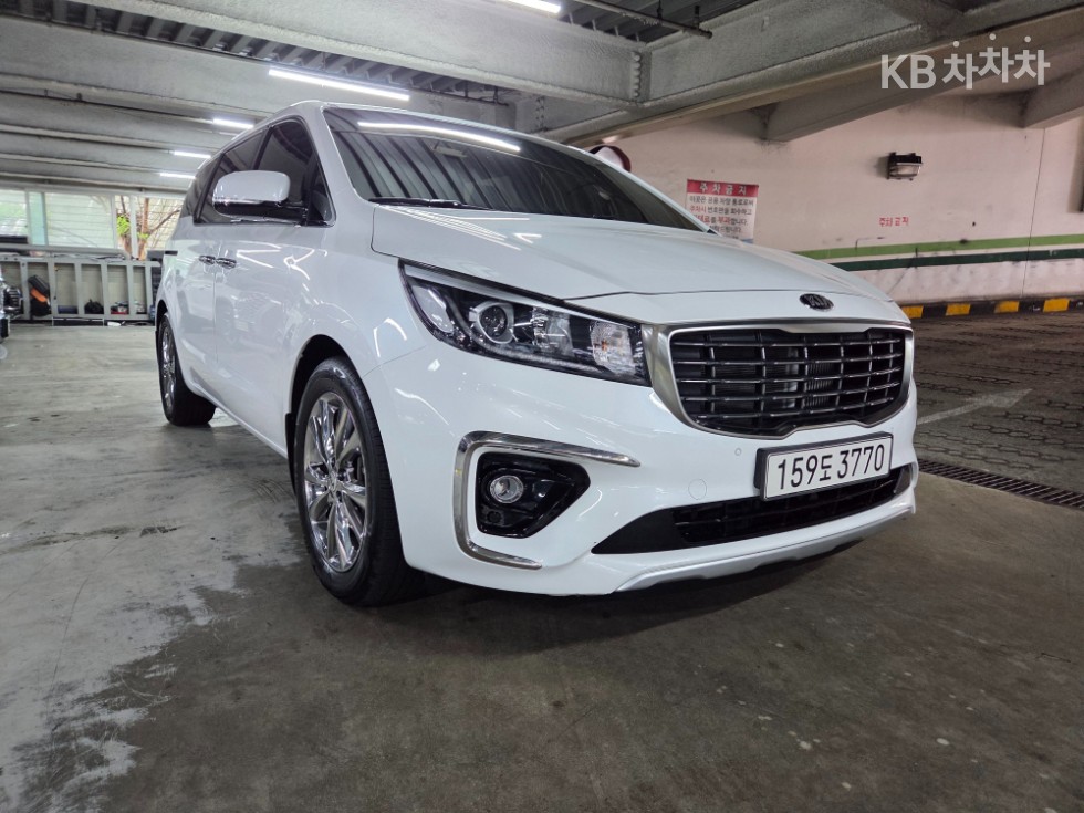 Kia Carnival — miniaturë 2