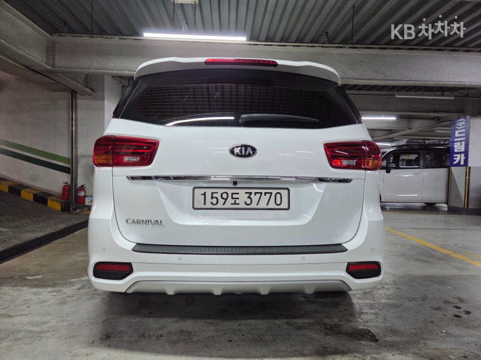Kia Carnival — miniaturë 3