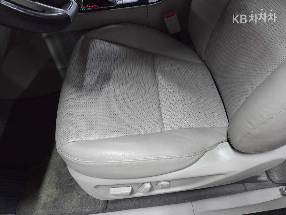 Kia Carnival — miniaturë 8
