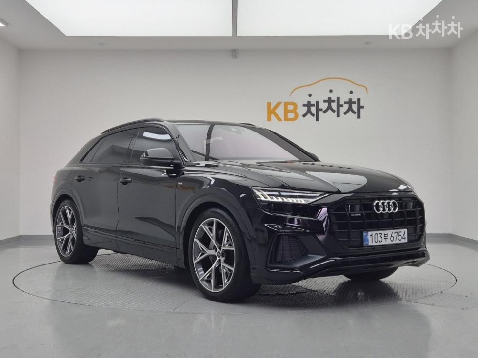 Audi Q8 — miniaturë 2