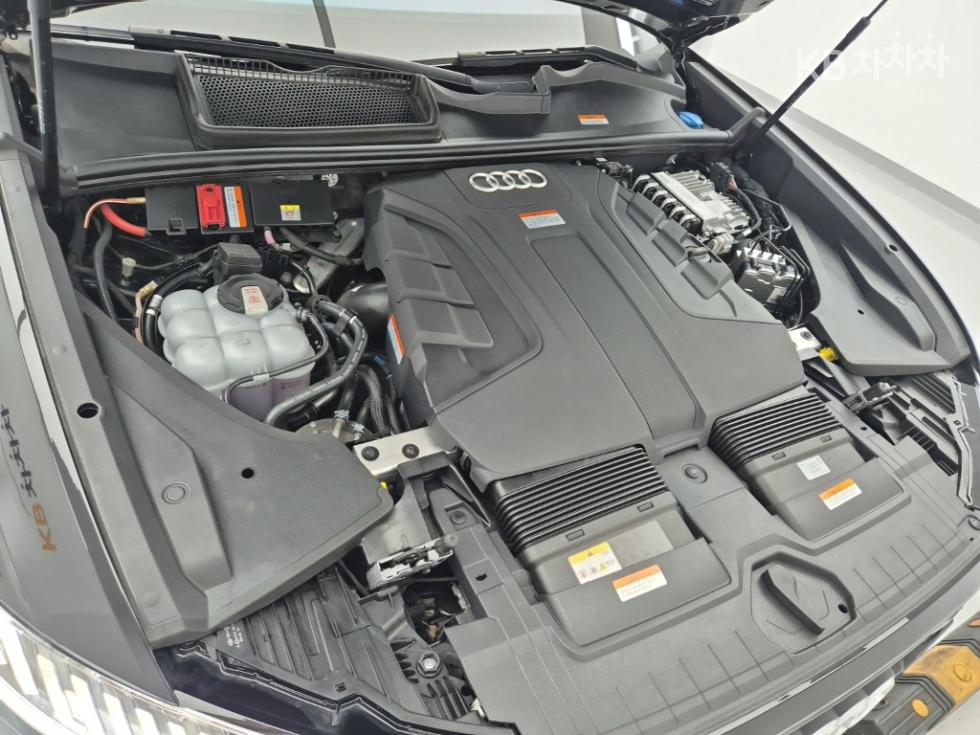 Audi Q8 — miniaturë 6