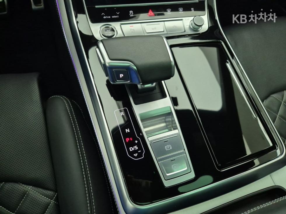 Audi Q8 — miniaturë 8