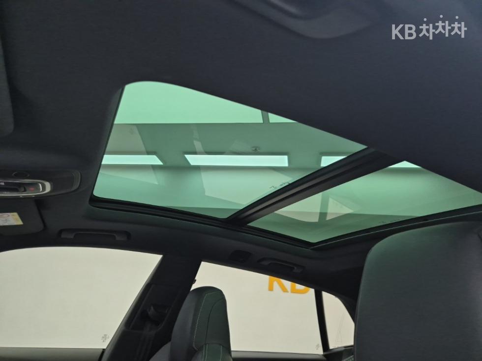 Audi Q8 — miniaturë 13