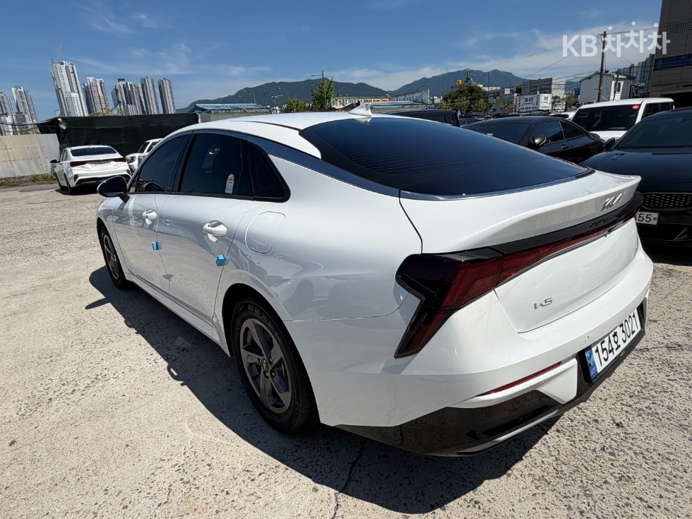Kia K5 — miniaturë 8