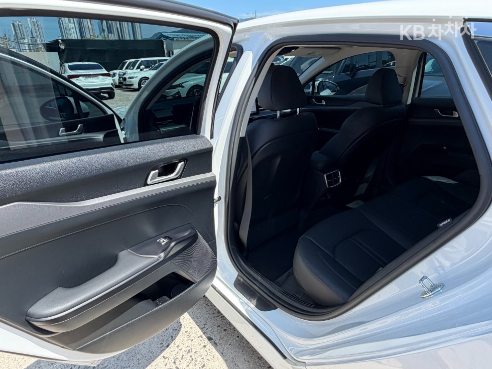 Kia K5 — miniaturë 14