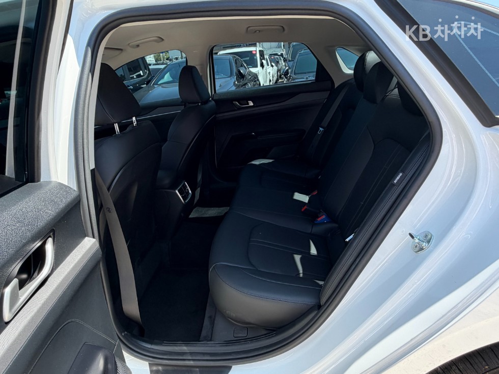 Kia K5 — miniaturë 15