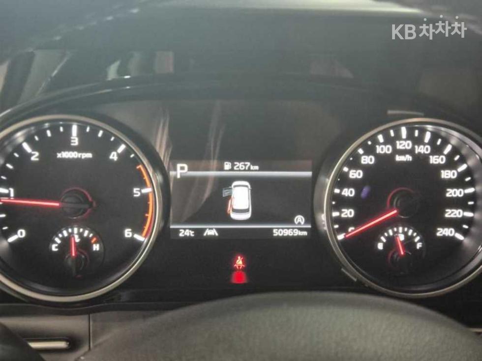 Kia Carnival — miniaturë 13