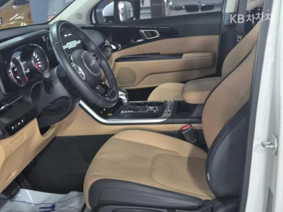 Kia Carnival — miniaturë 14