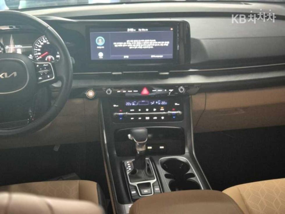 Kia Carnival — miniaturë 15