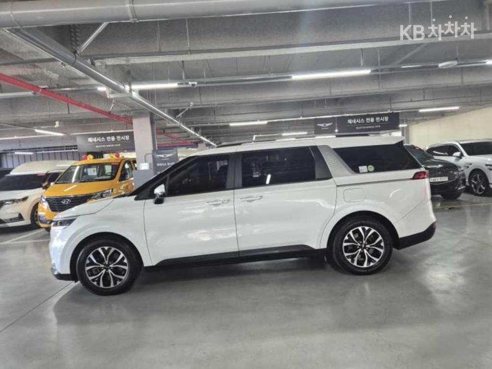 Kia Carnival — miniaturë 18