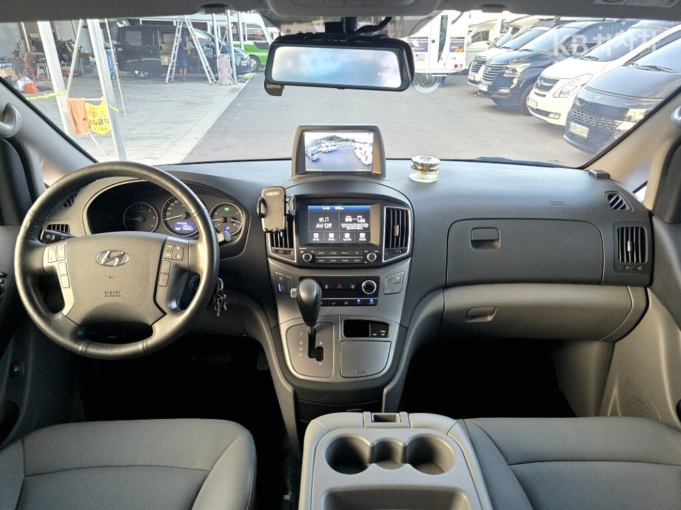 Hyundai Starex — miniaturë 10