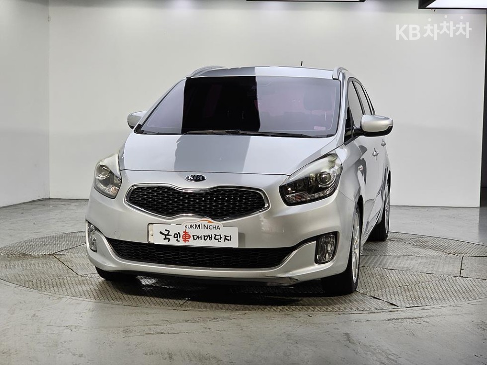 Kia Carens — miniaturë 2