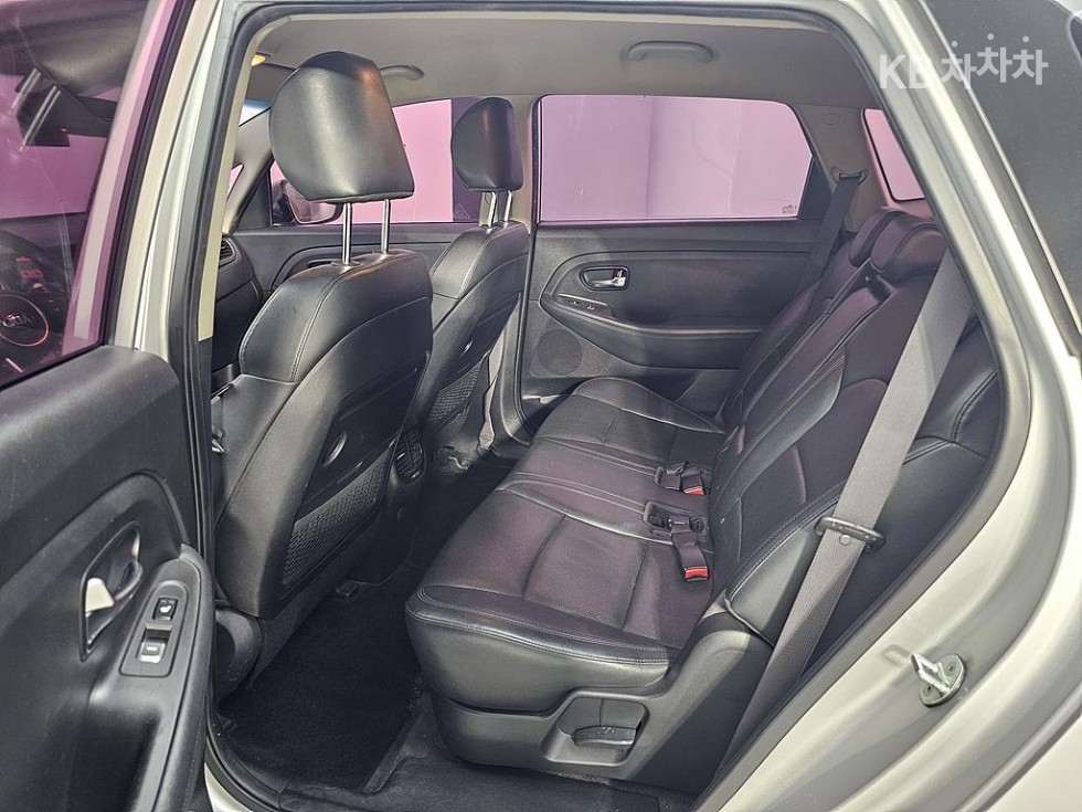 Kia Carens — miniaturë 9