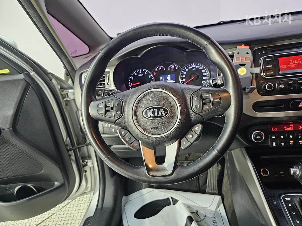 Kia Carens — miniaturë 12