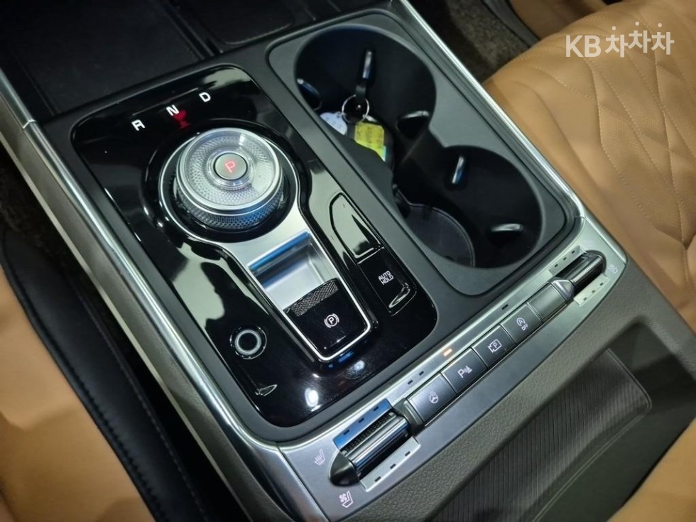 Kia Carnival — miniaturë 8