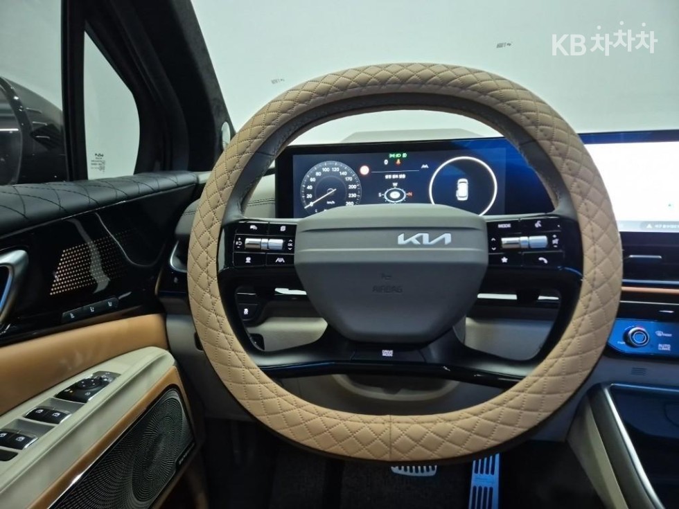 Kia Carnival — miniaturë 9