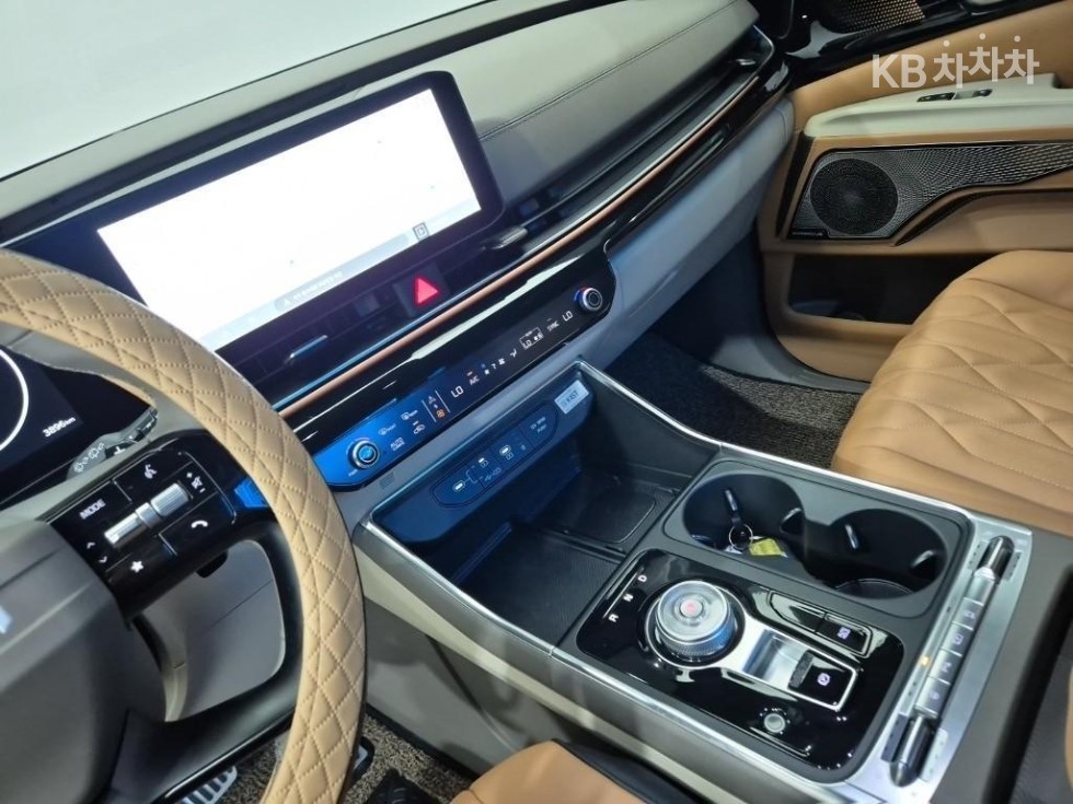 Kia Carnival — miniaturë 10