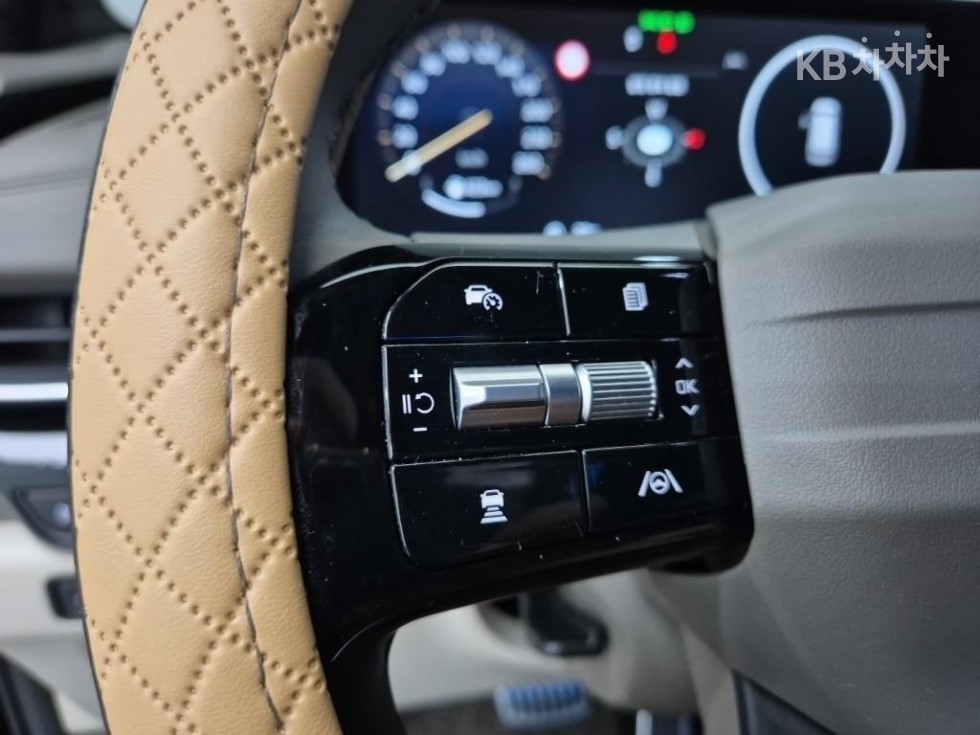 Kia Carnival — miniaturë 15
