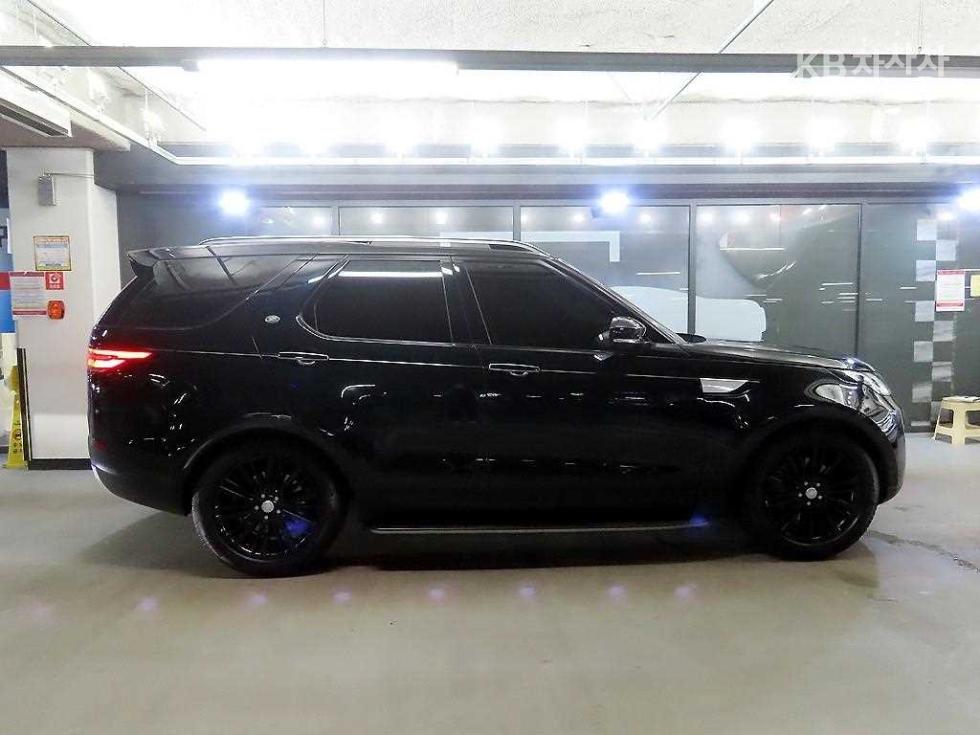 2020 Land Rover 5 photo