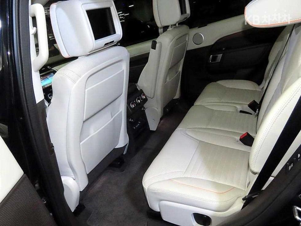 2020 Land Rover 5 photo