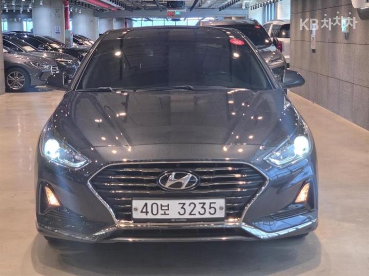 Hyundai Sonata 2.0 LPi 렌터카 — foto 1