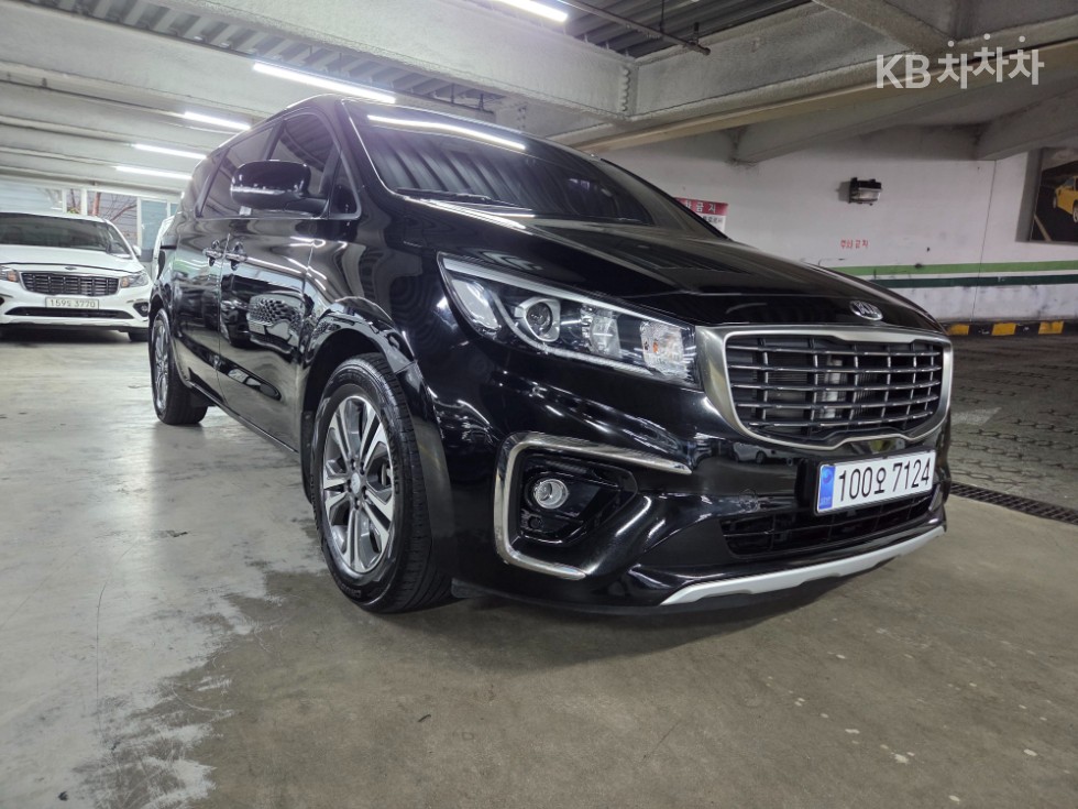 Kia Carnival — miniaturë 2