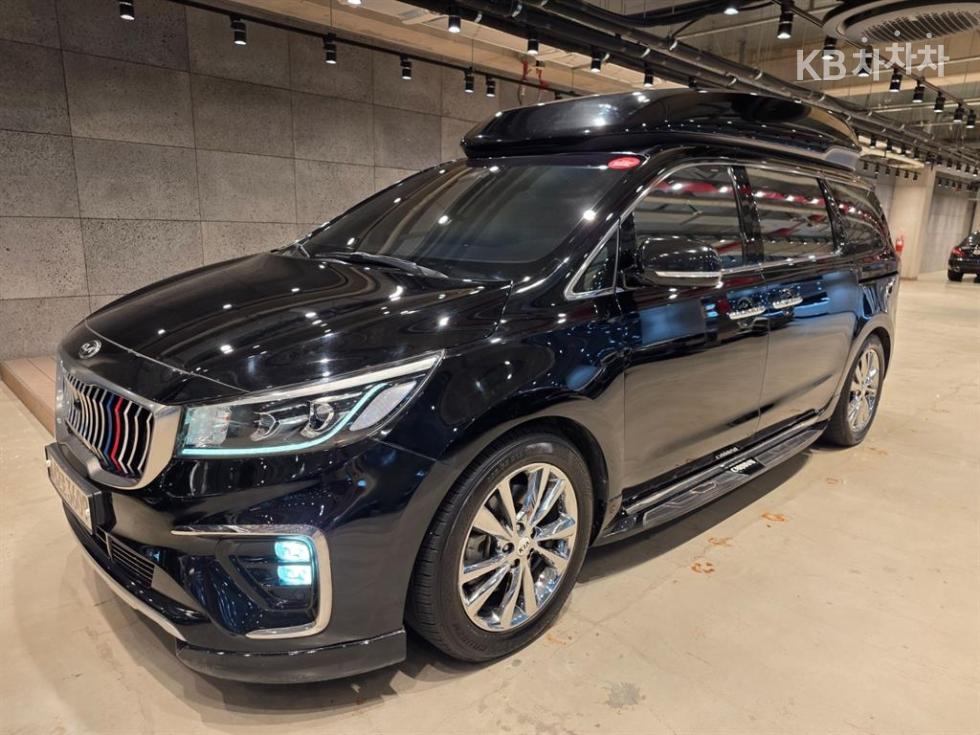 Kia Carnival — miniaturë 2