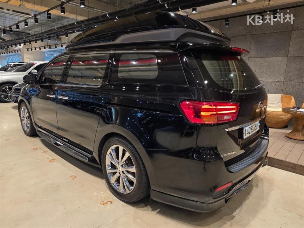 Kia Carnival — miniaturë 3