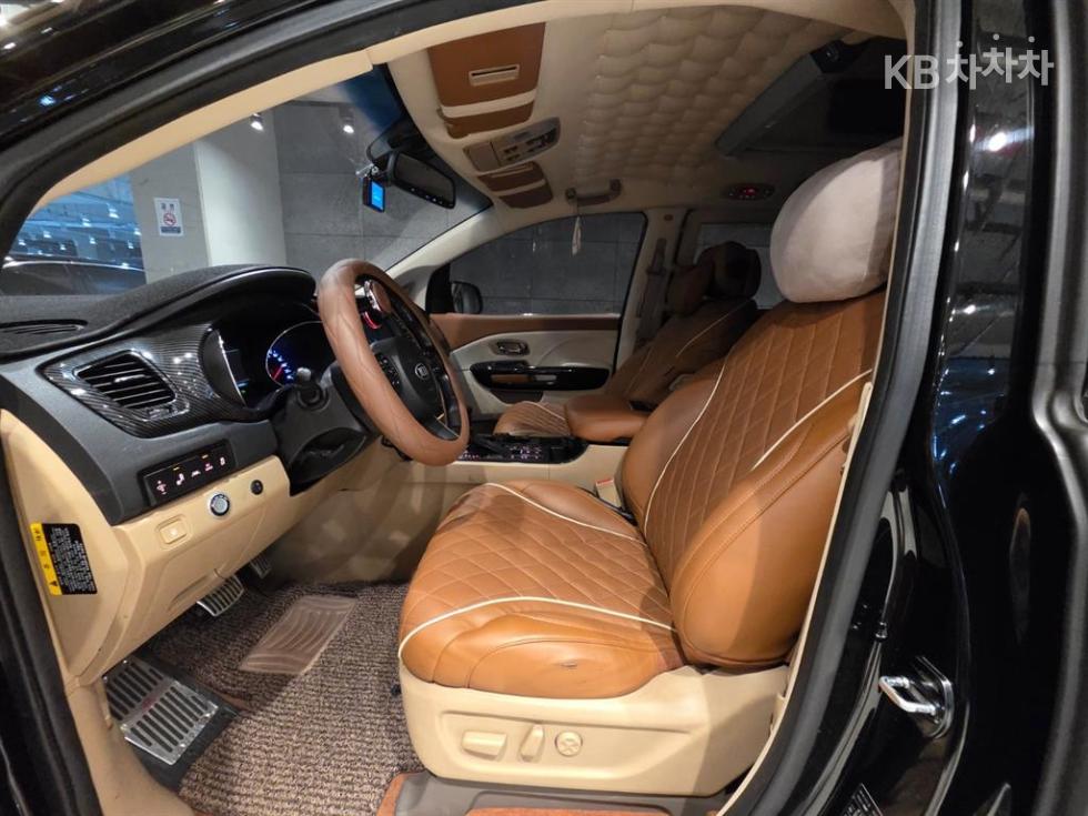 Kia Carnival — miniaturë 5