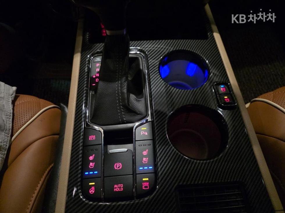 Kia Carnival — miniaturë 19