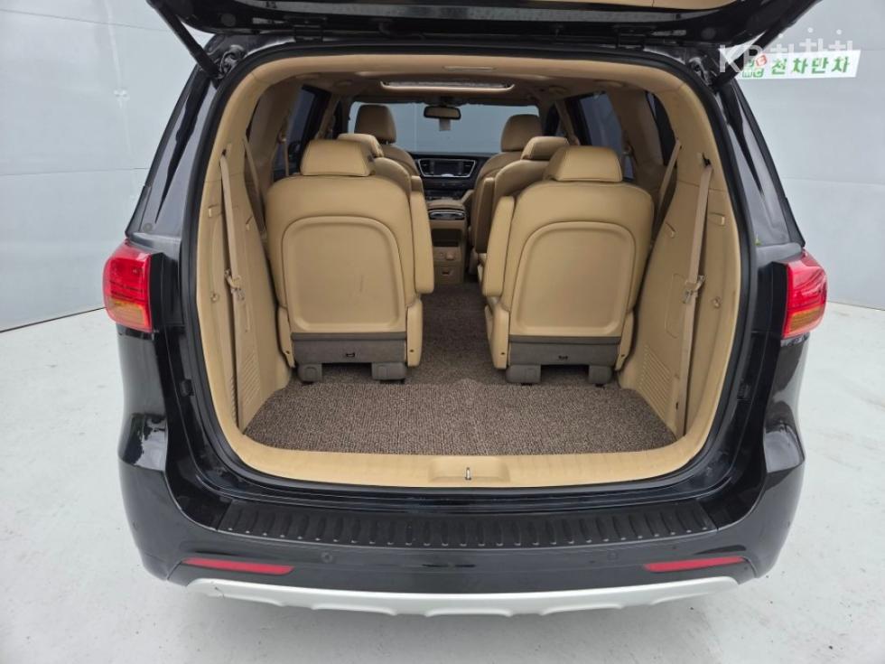 Kia Carnival — miniaturë 8