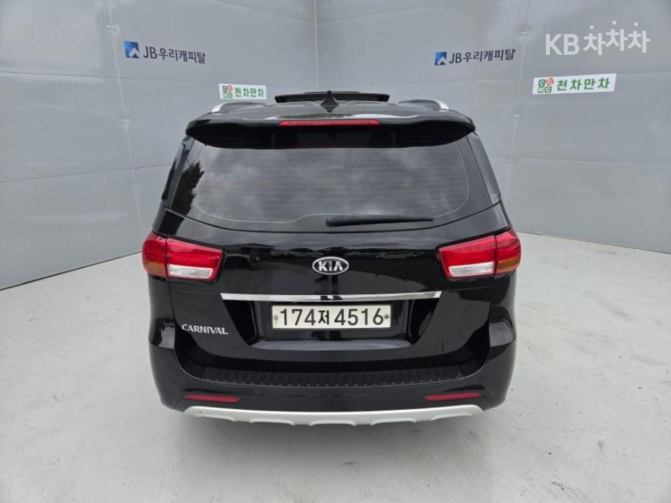 Kia Carnival — miniaturë 6