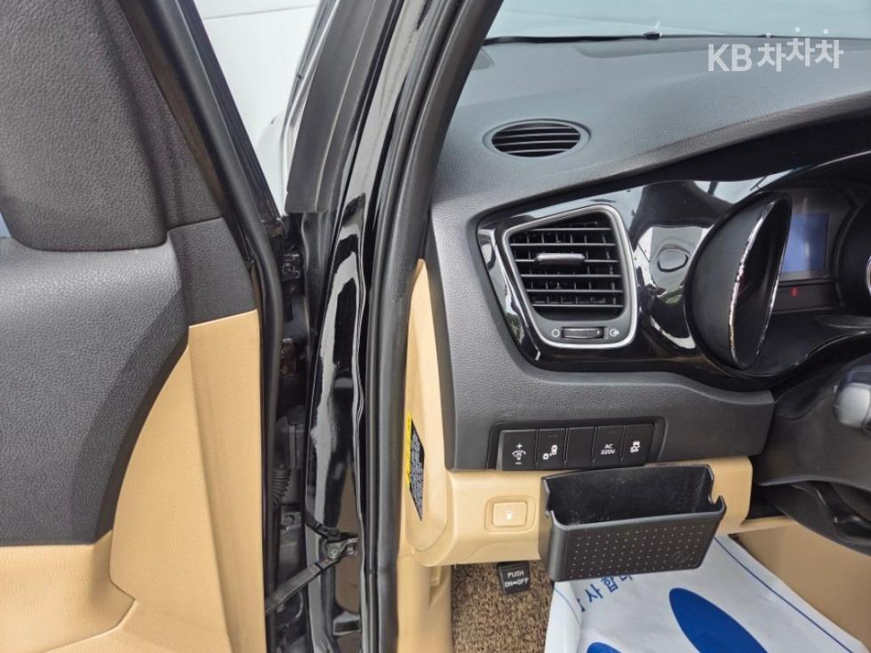 Kia Carnival — miniaturë 13