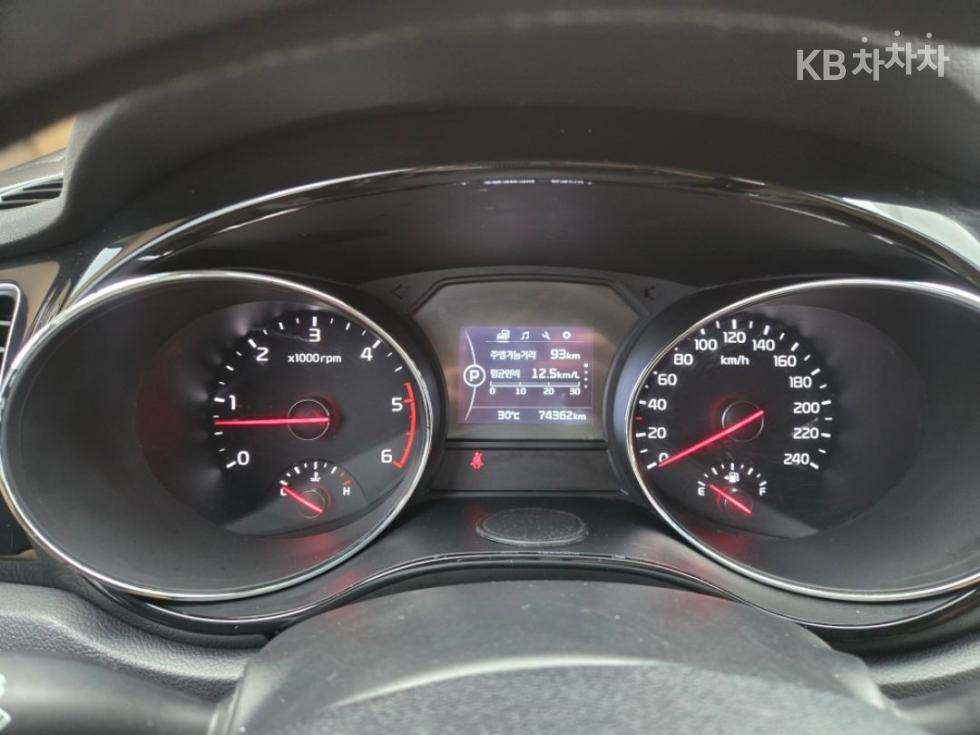 Kia Carnival — miniaturë 14