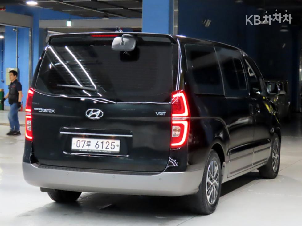 Hyundai Starex — miniaturë 4
