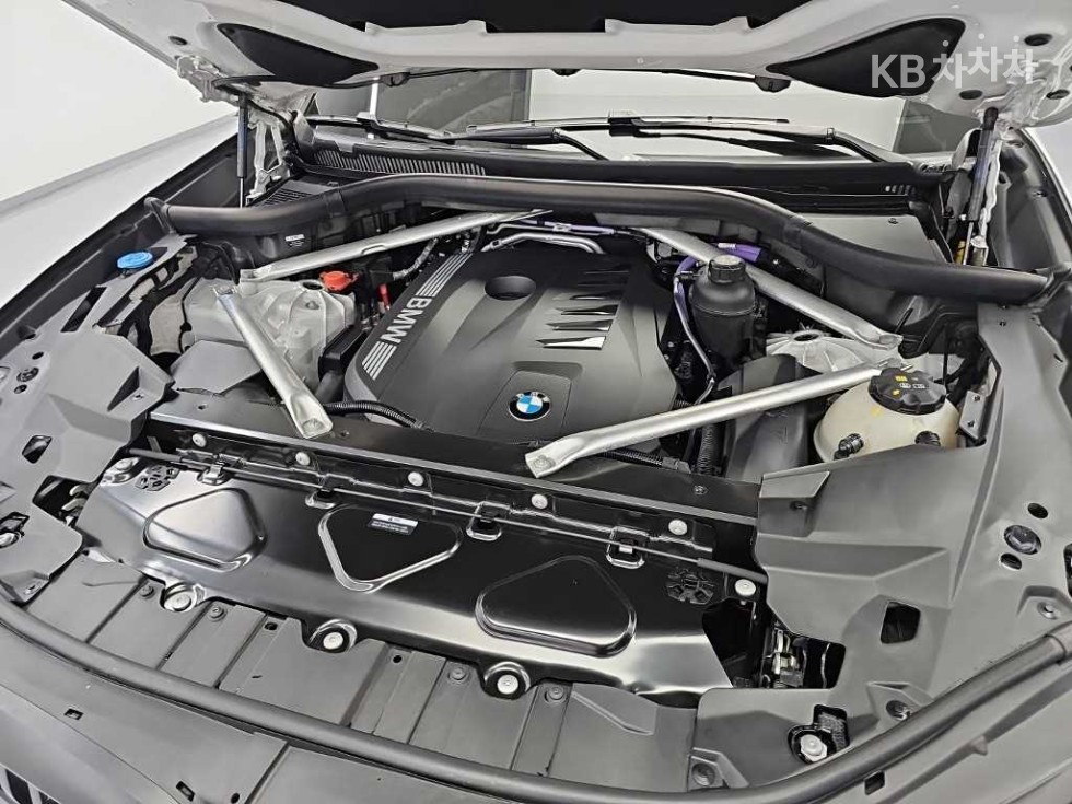 BMW X5 — miniaturë 5
