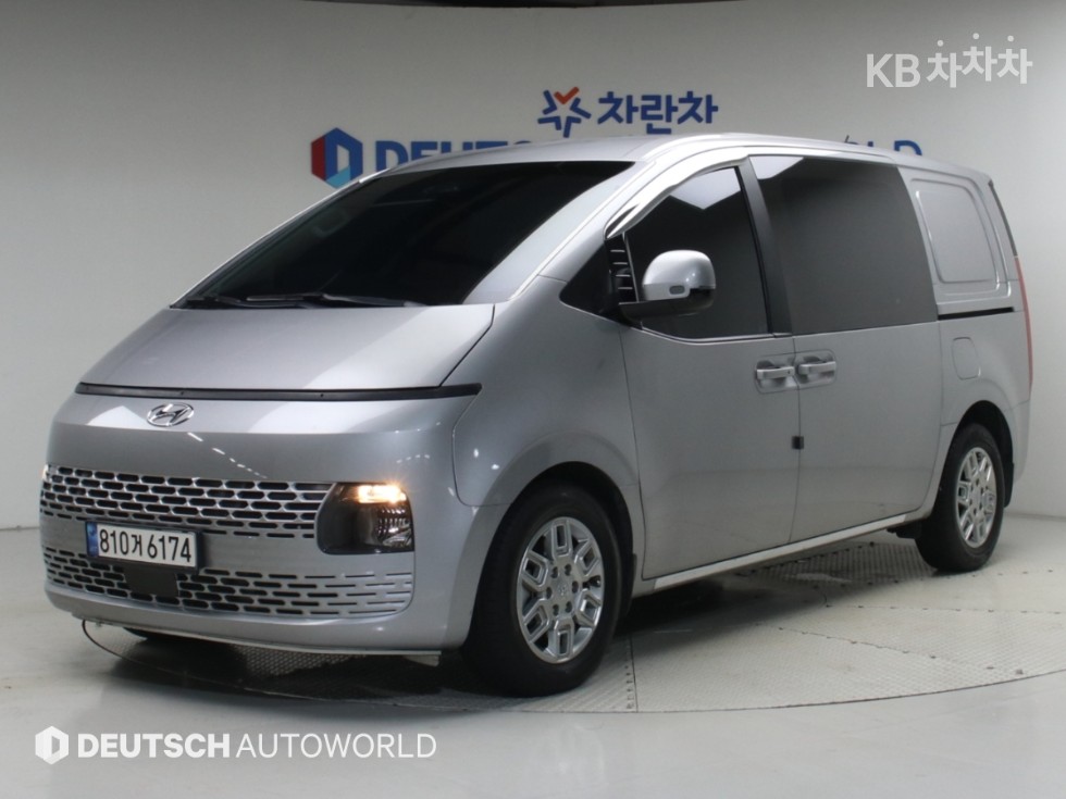 Hyundai Staria