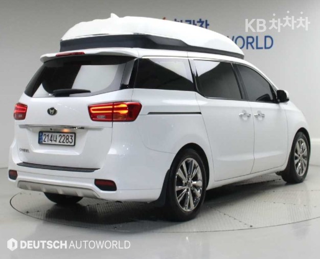 Kia Carnival — miniaturë 4